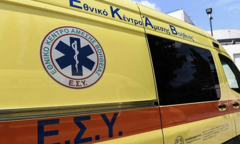 Τραγωδία στην Καλλιθέα: Τροχαίο δυστύχημα με μία νεκρή και δύο τραυματίες- Πεζή παρασύρθηκε από μηχανή επί της Θησέως